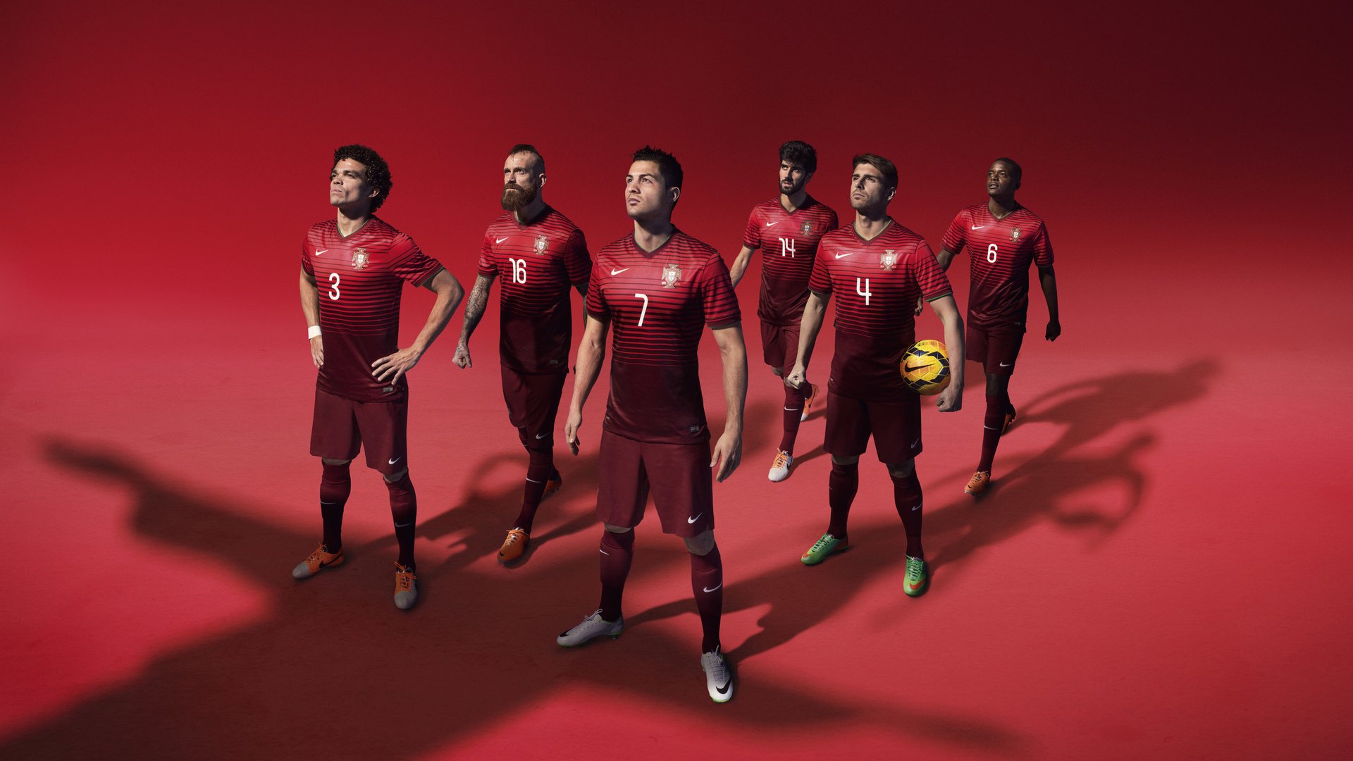 “2025世界运动会东安湖赛场：飞跃障碍，跑酷运动员勇攀高峰”